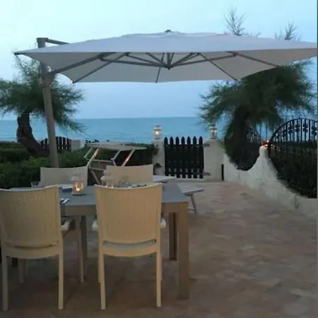 Casa Elegante In Riva Al Mare, -ch- Nyaraló *