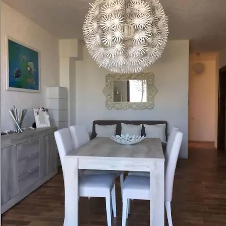 Nyaraló Casa Elegante In Riva Al Mare, -ch- *