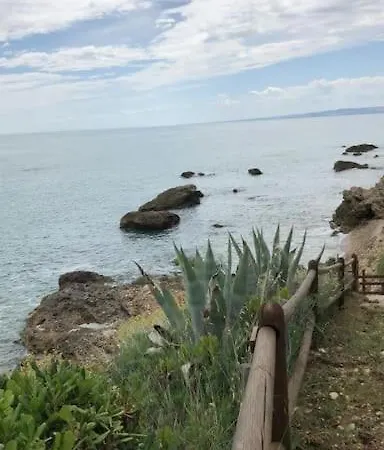 Casa Elegante In Riva Al Mare, -ch- Nyaraló *